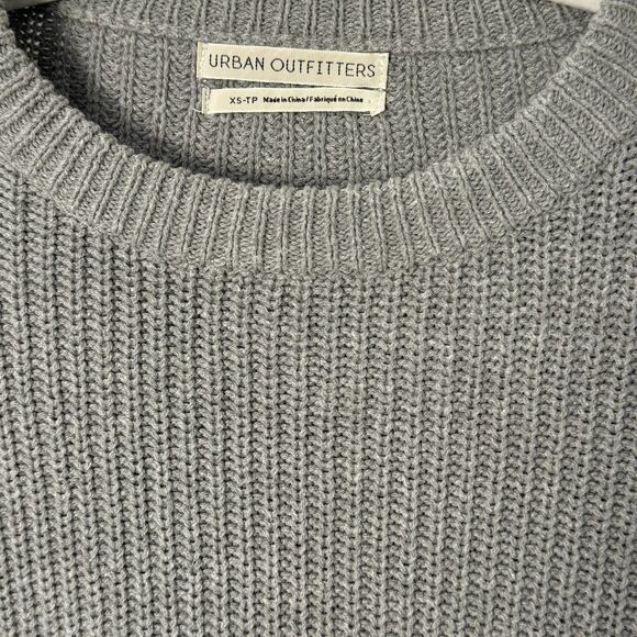 URBAN OUTFITTERS Crew Neck Pullover Sweater - Picture 5 of 11